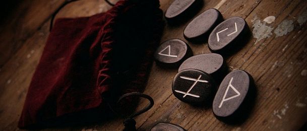 Godišnje proricanje sa runama