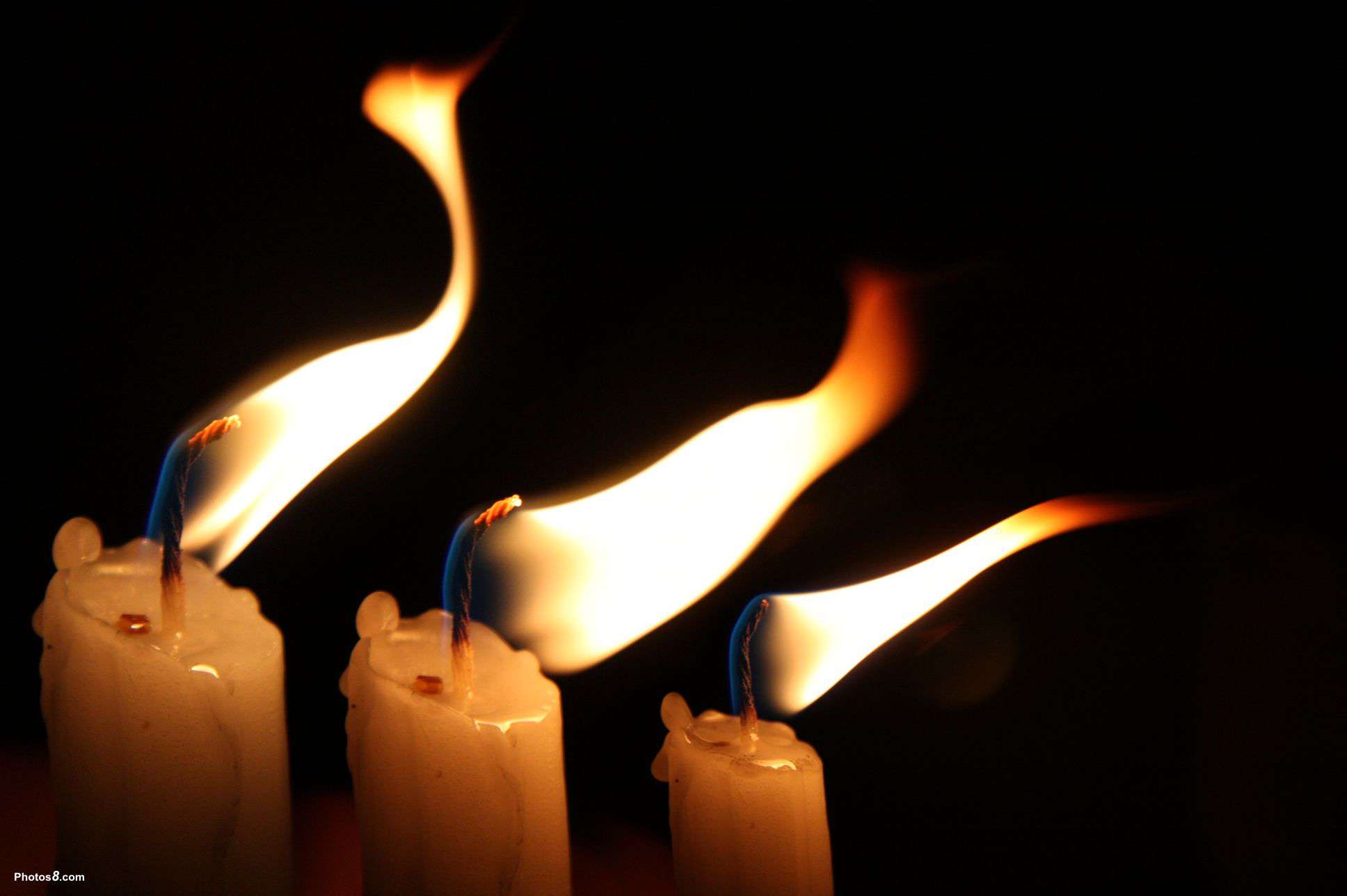 Novogodišnje proricanje budućnosti sa tri sveće