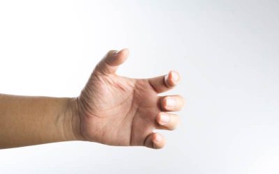 Mistične tajne slova zapisane na dlanu ruke