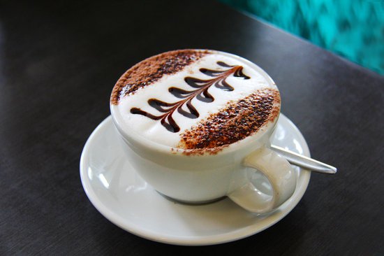 Gatanje iz taloga kafe – simbol pauna
