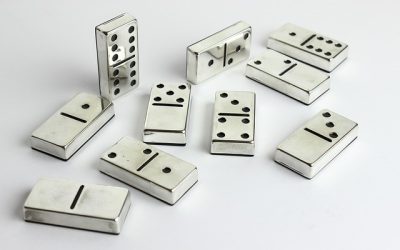 Proricanje sa dominama